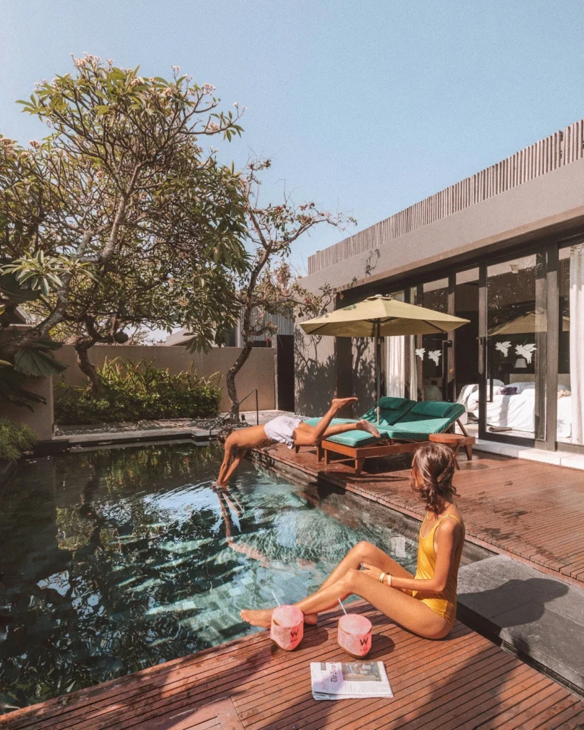 defining relationship roles poolside