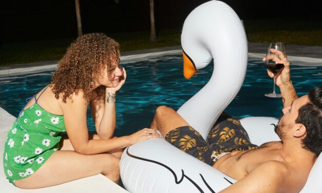 Pseudo-Intimacy vs Authenticity:  The Strange World of Dating Apps